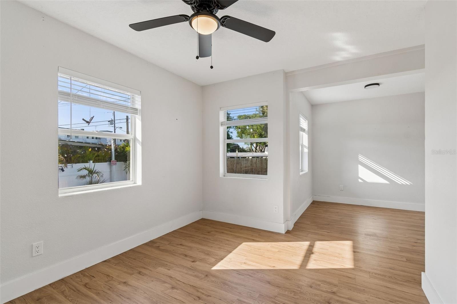 125 HARBOR BLUFF DR, LARGO, FL, 33770