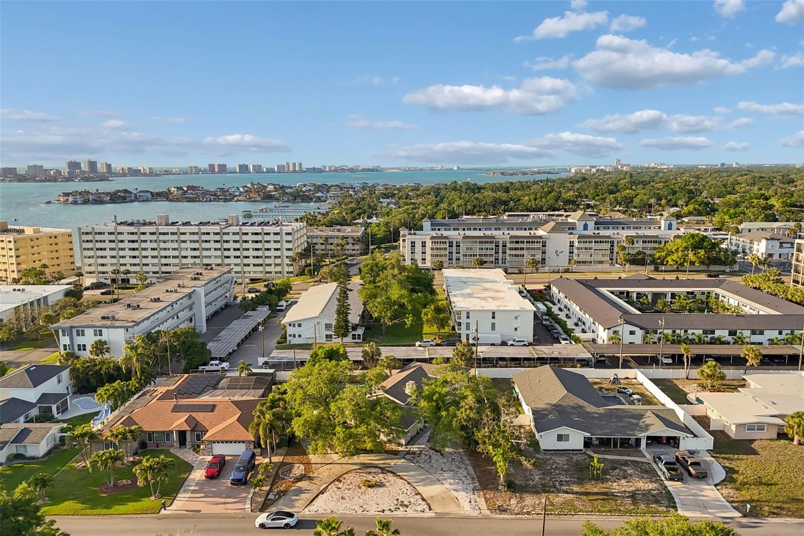 125 HARBOR BLUFF DR, LARGO, FL, 33770