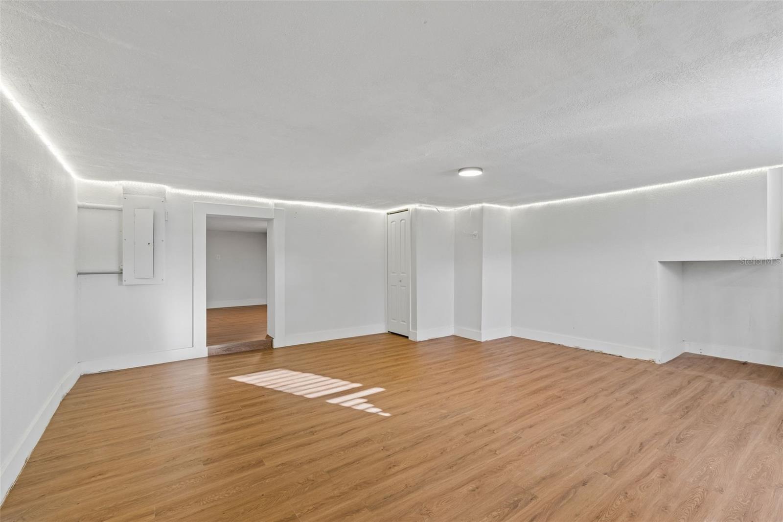 125 HARBOR BLUFF DR, LARGO, FL, 33770