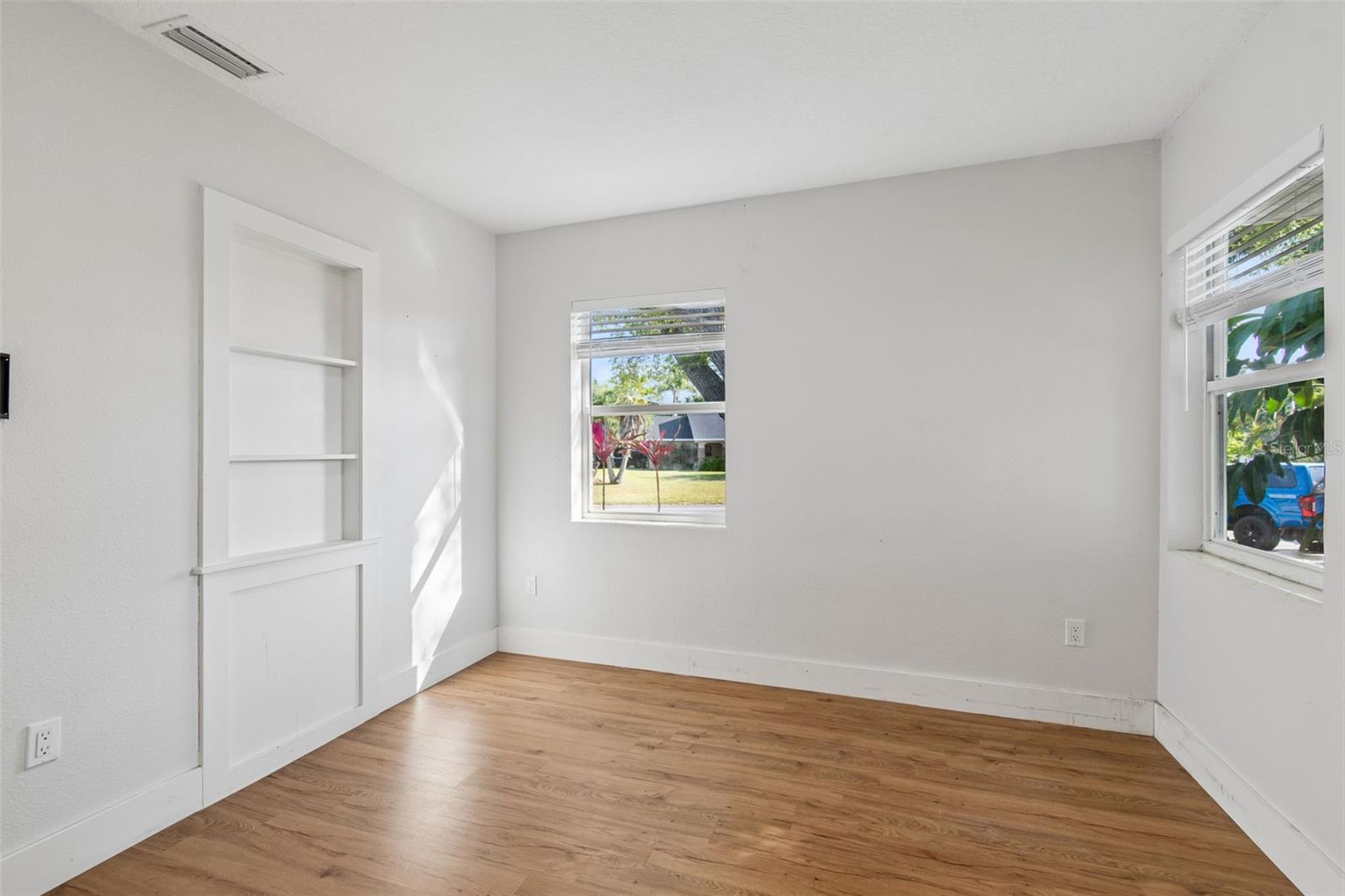 125 HARBOR BLUFF DR, LARGO, FL, 33770