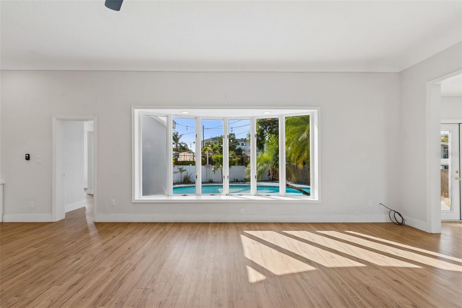 125 HARBOR BLUFF DR, LARGO, FL, 33770