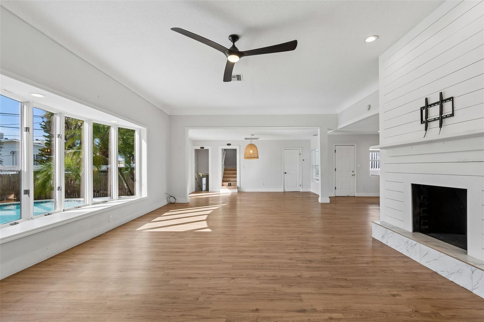 125 HARBOR BLUFF DR, LARGO, FL, 33770