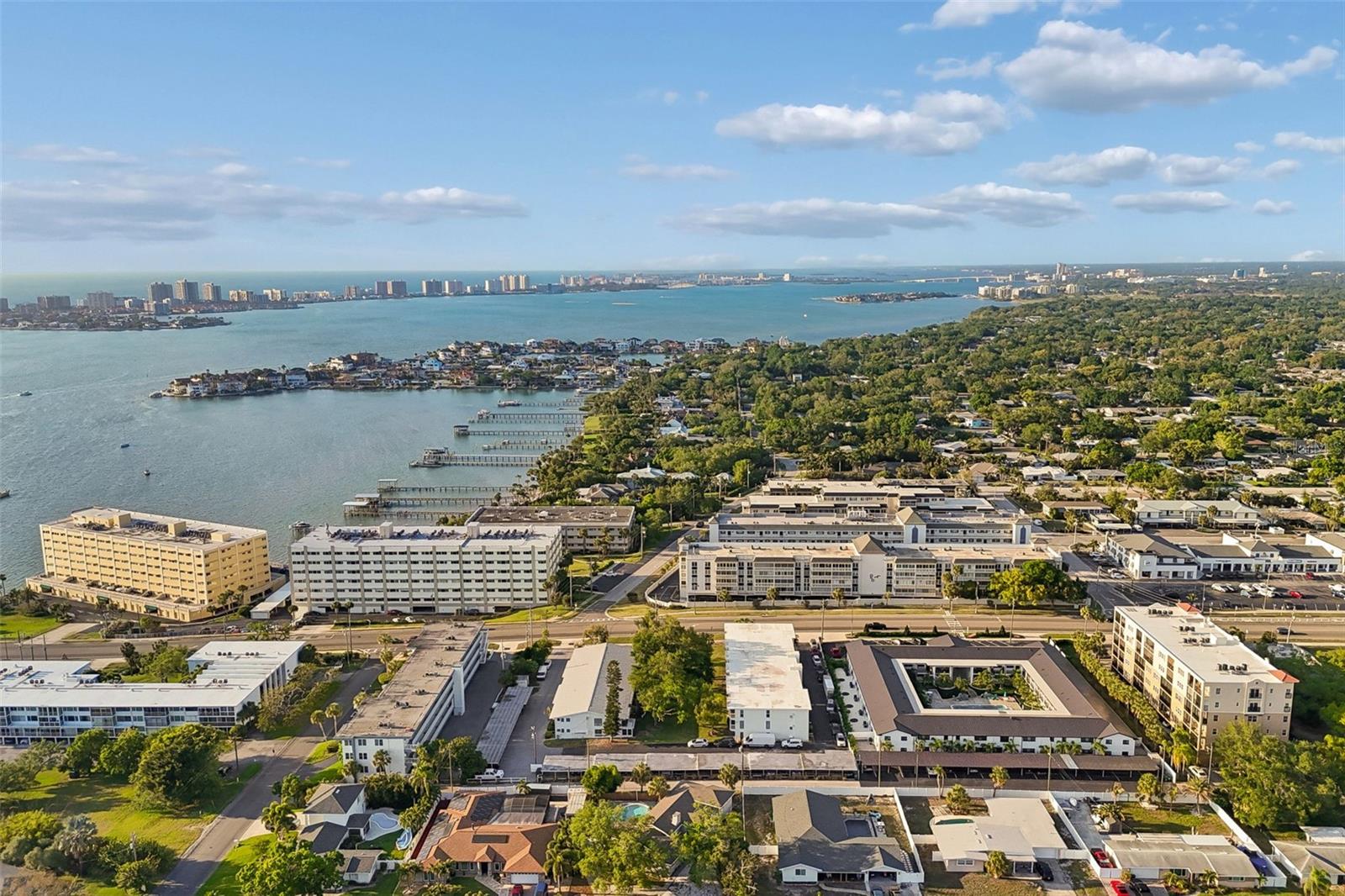 125 HARBOR BLUFF DR, LARGO, FL, 33770