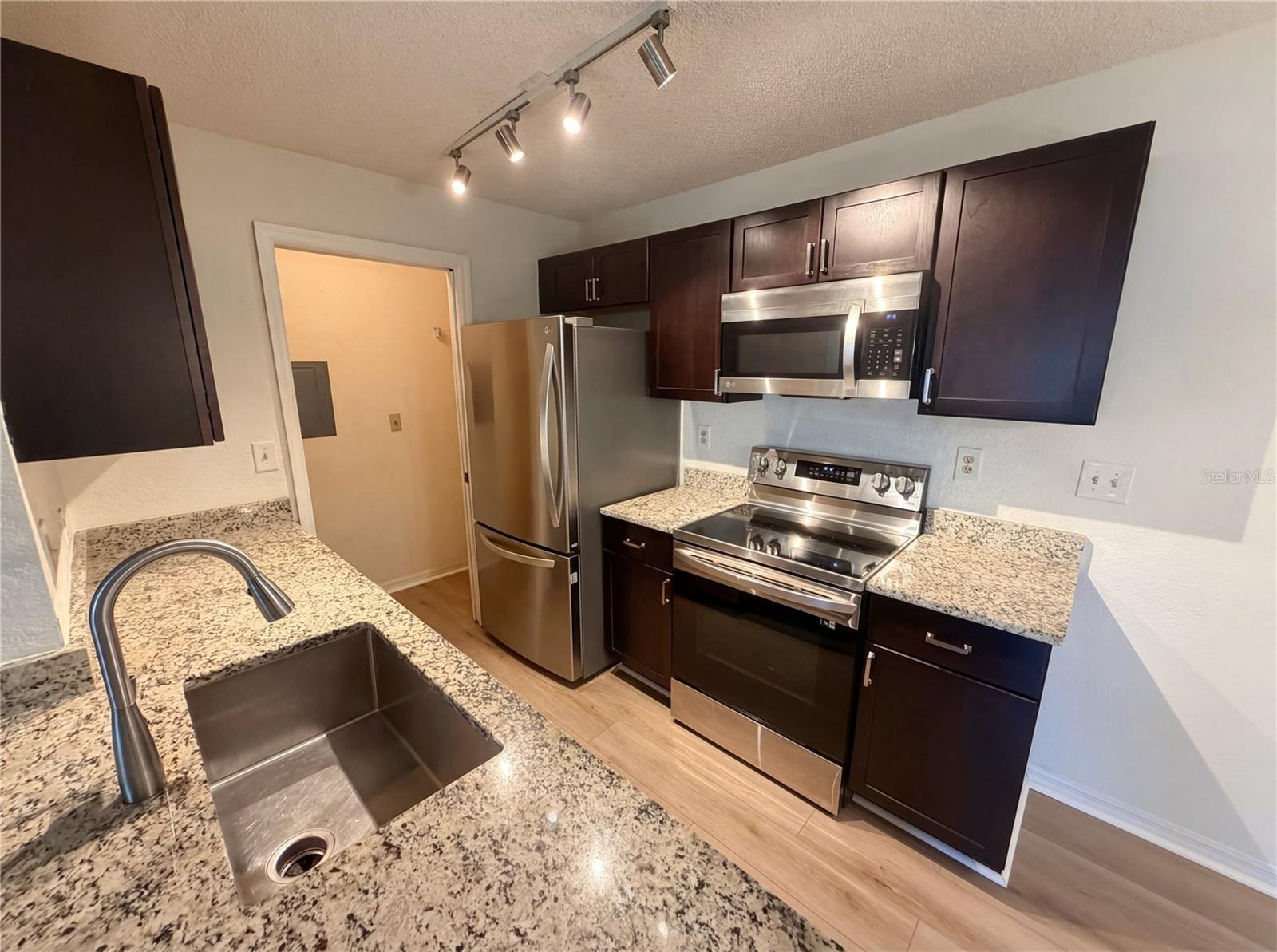 10265 GANDY BLVD N #1008, ST PETERSBURG, FL, 33702