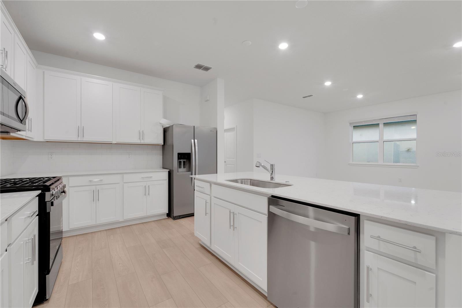 6573 ASBURY BARNES LN, WESLEY CHAPEL, FL, 33545