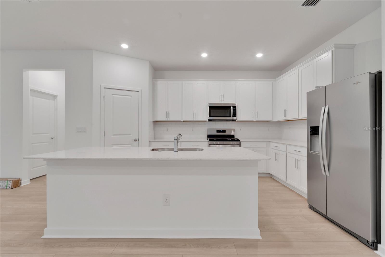 6573 ASBURY BARNES LN, WESLEY CHAPEL, FL, 33545