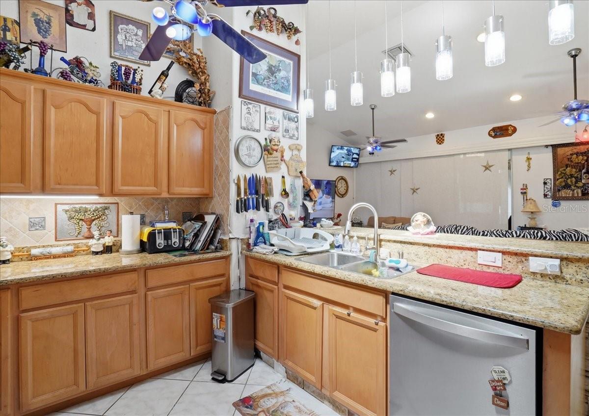 6993 MANNIZ RD, PORT CHARLOTTE, FL, 33981