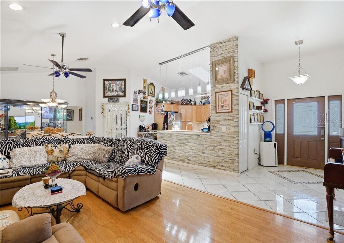 6993 MANNIZ RD, PORT CHARLOTTE, FL, 33981