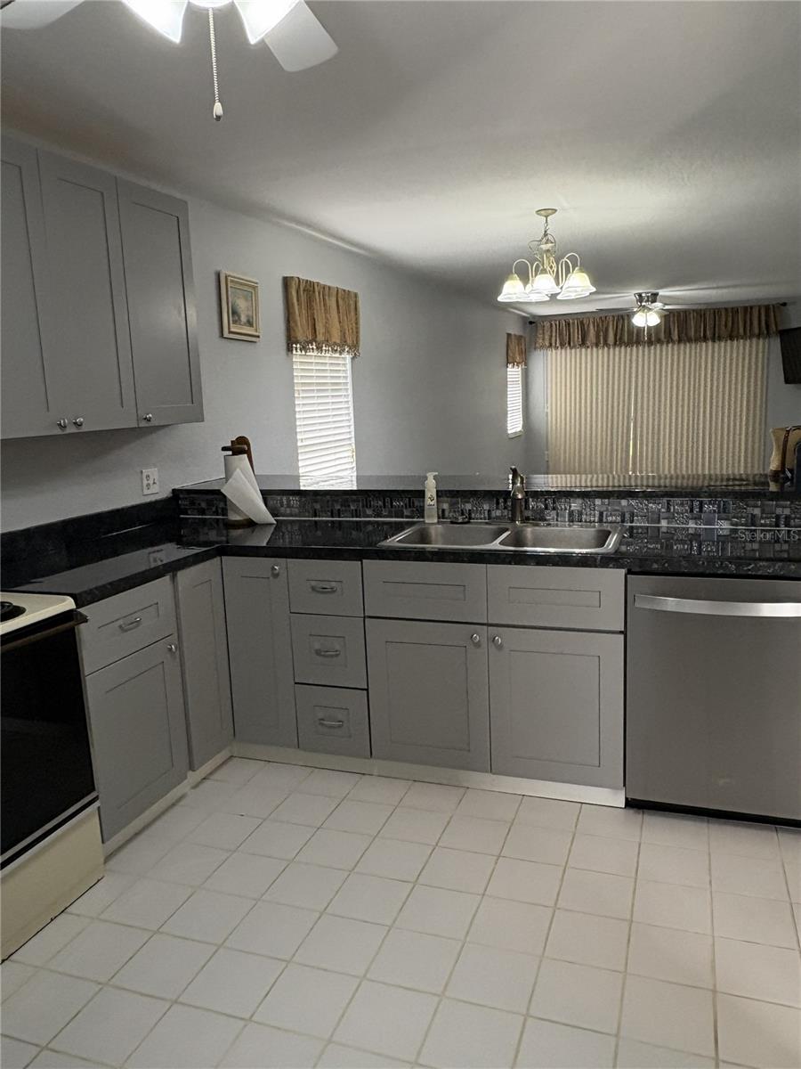 175 KINGS HWY #A1, PUNTA GORDA, FL, 33983