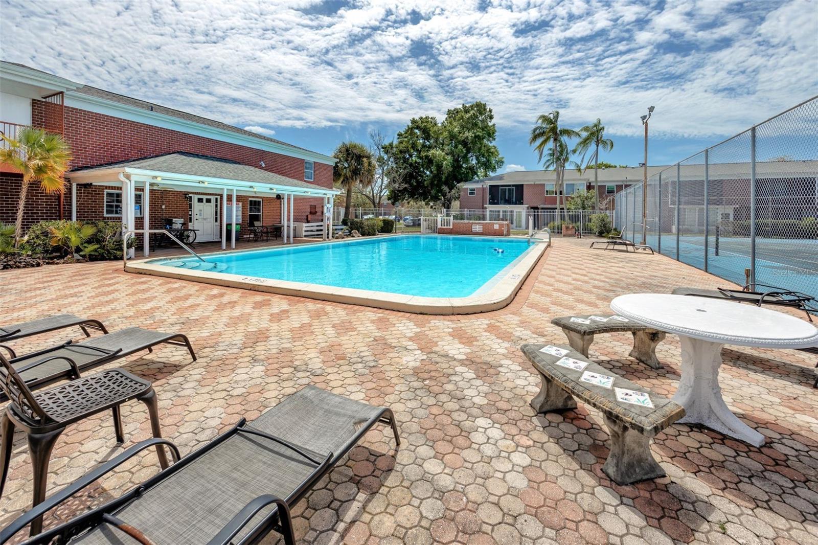 8345 13TH ST N #B, ST PETERSBURG, FL, 33702