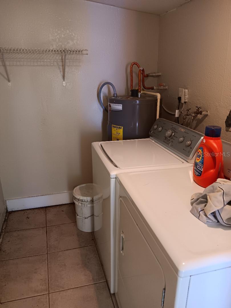 2110 E NEDRO RD, TAMPA, FL, 33604