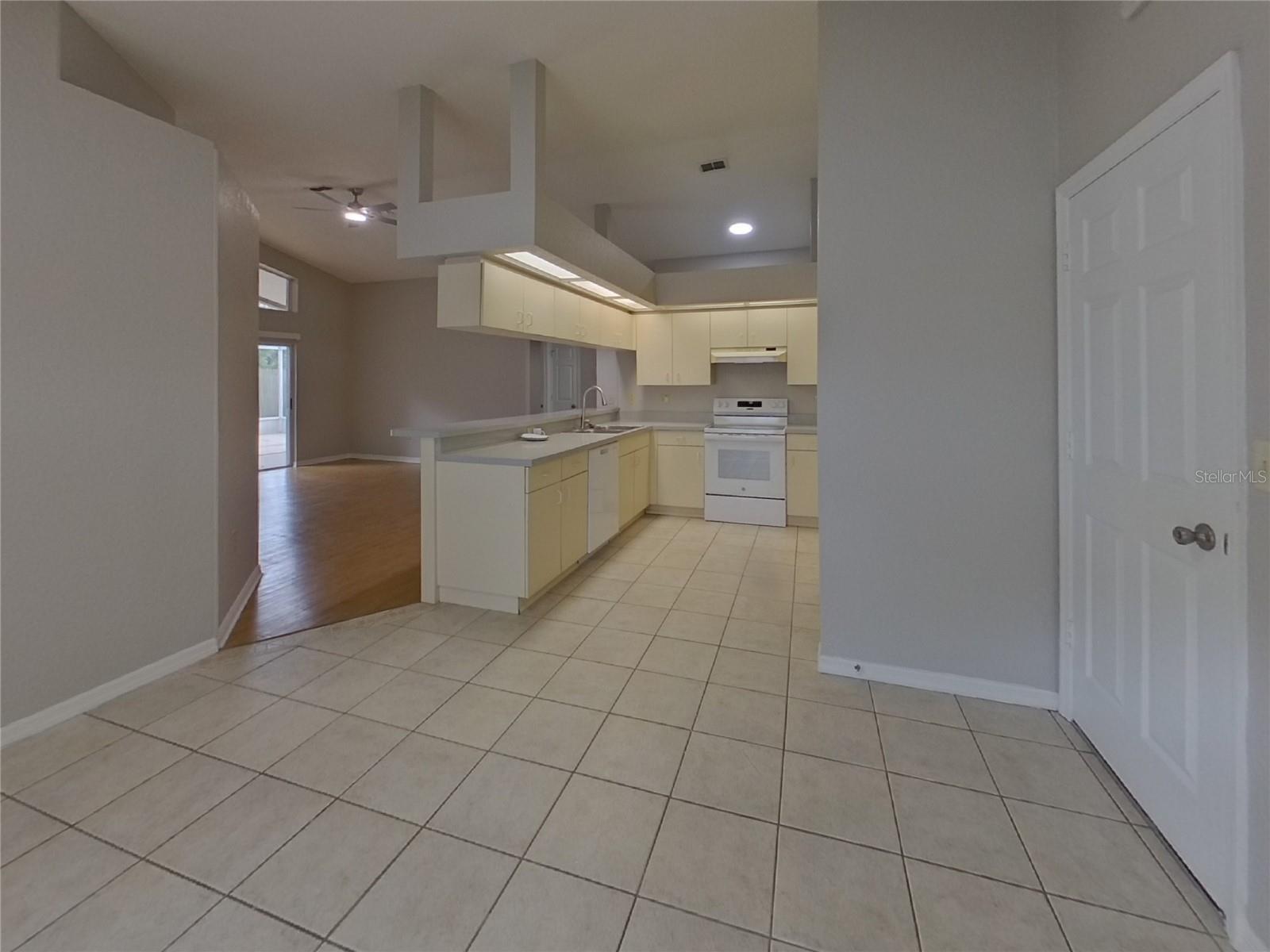 AVONDALE, PLANT CITY, FL, 33566