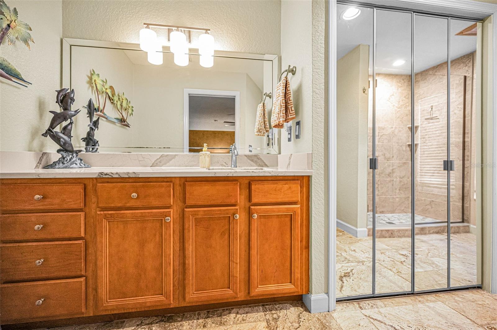 Ensuite bathroom in guest suite-main floor