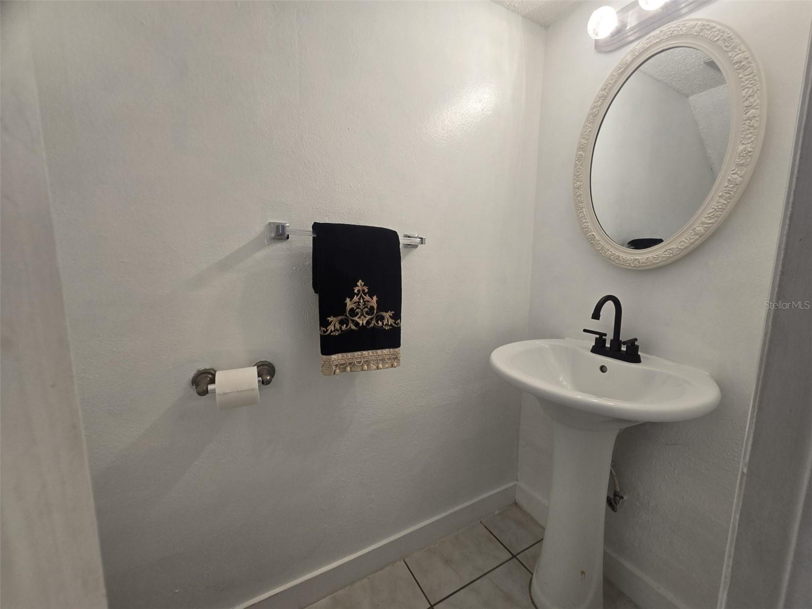 210 AMHERST AVE #100, SARASOTA, FL, 34232