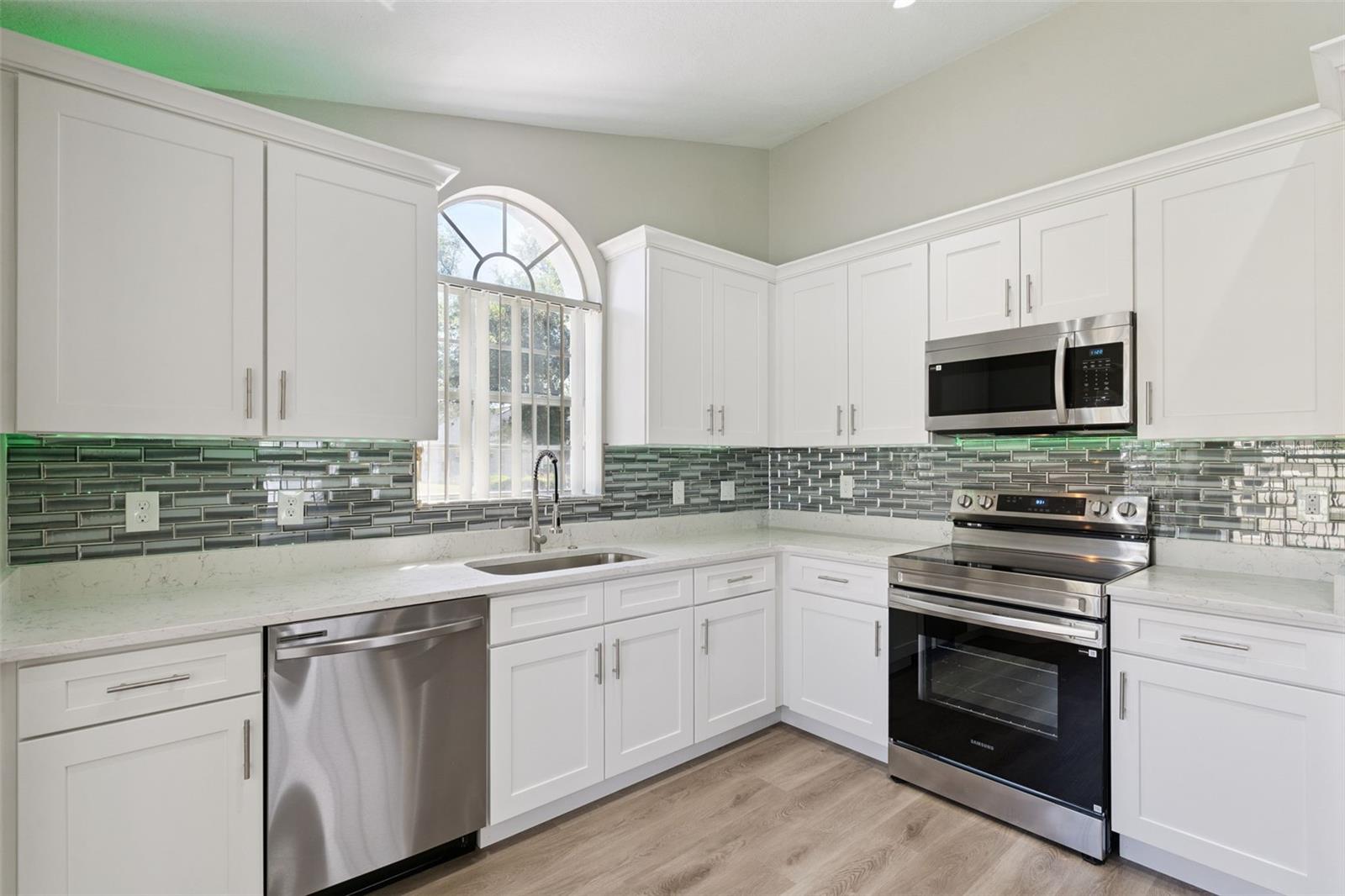 15932 ROBIN HILL LOOP, CLERMONT, FL, 34714