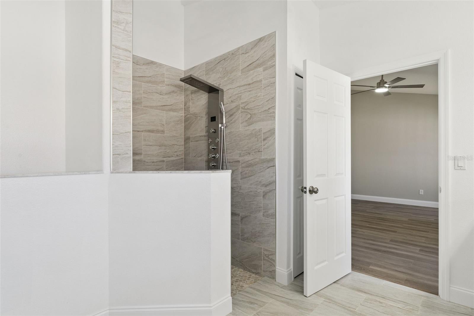 15932 ROBIN HILL LOOP, CLERMONT, FL, 34714