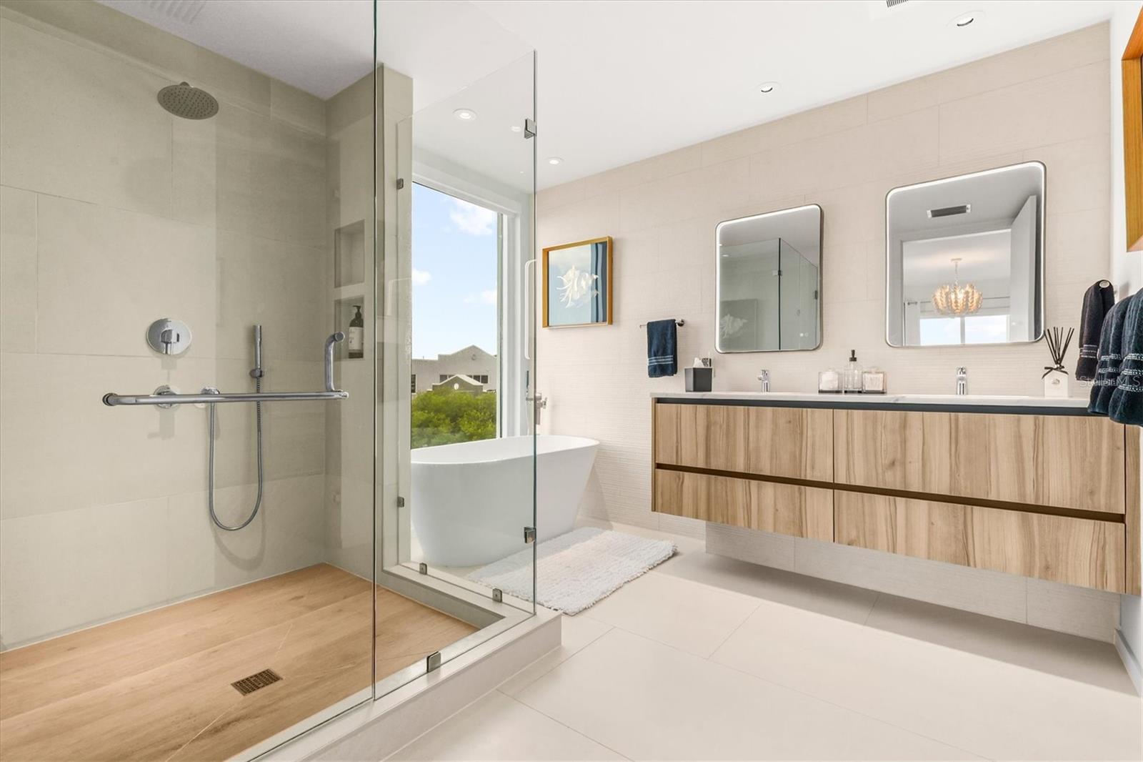 Primary Suite Spa-like Ensuite Bathroom