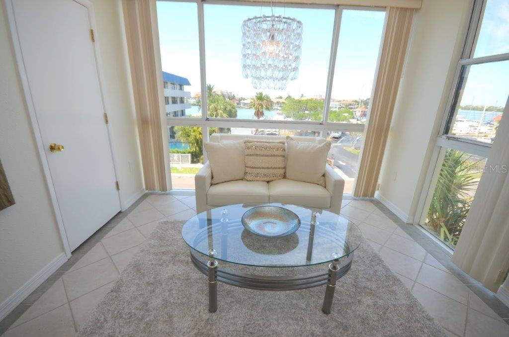 800 S GULFVIEW BLVD #303, CLEARWATER BEACH, FL, 33767