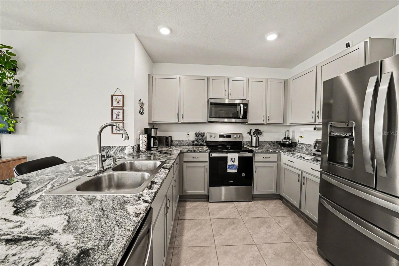 6298 WANDERING WILLOW DR, WESLEY CHAPEL, FL, 33545