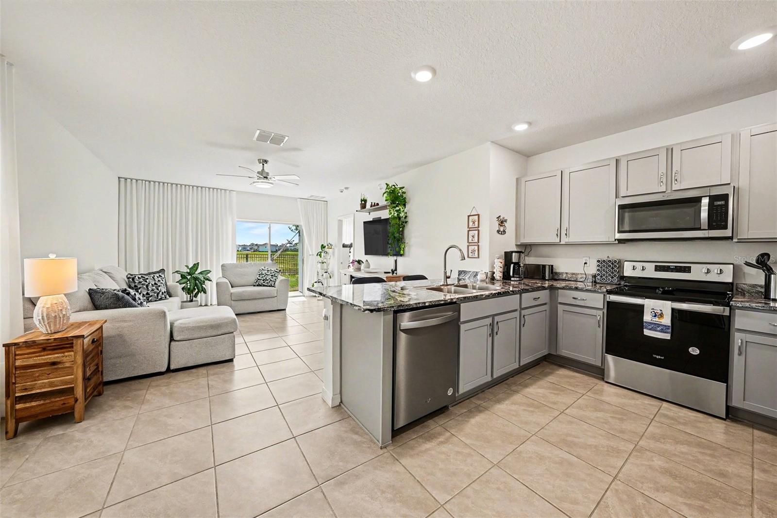 6298 WANDERING WILLOW DR, WESLEY CHAPEL, FL, 33545