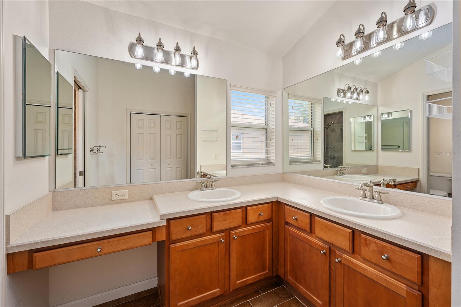 2409 MORVEN PARK WAY, THE VILLAGES, FL, 32162