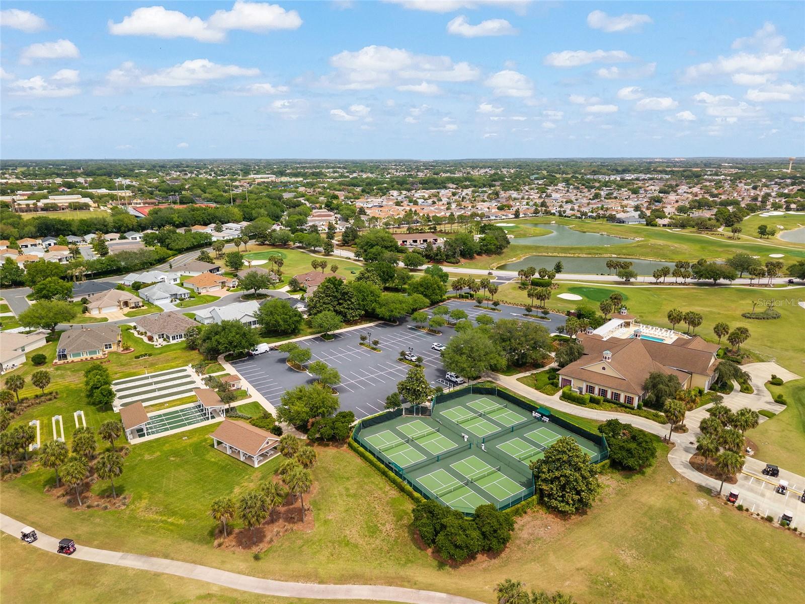 2409 MORVEN PARK WAY, THE VILLAGES, FL, 32162