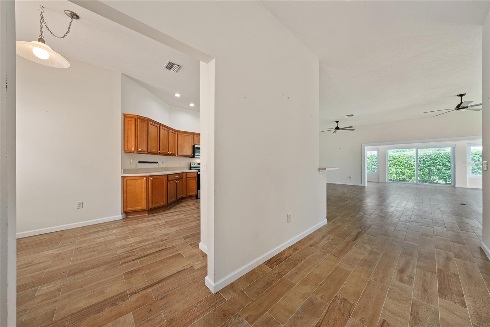 2409 MORVEN PARK WAY, THE VILLAGES, FL, 32162