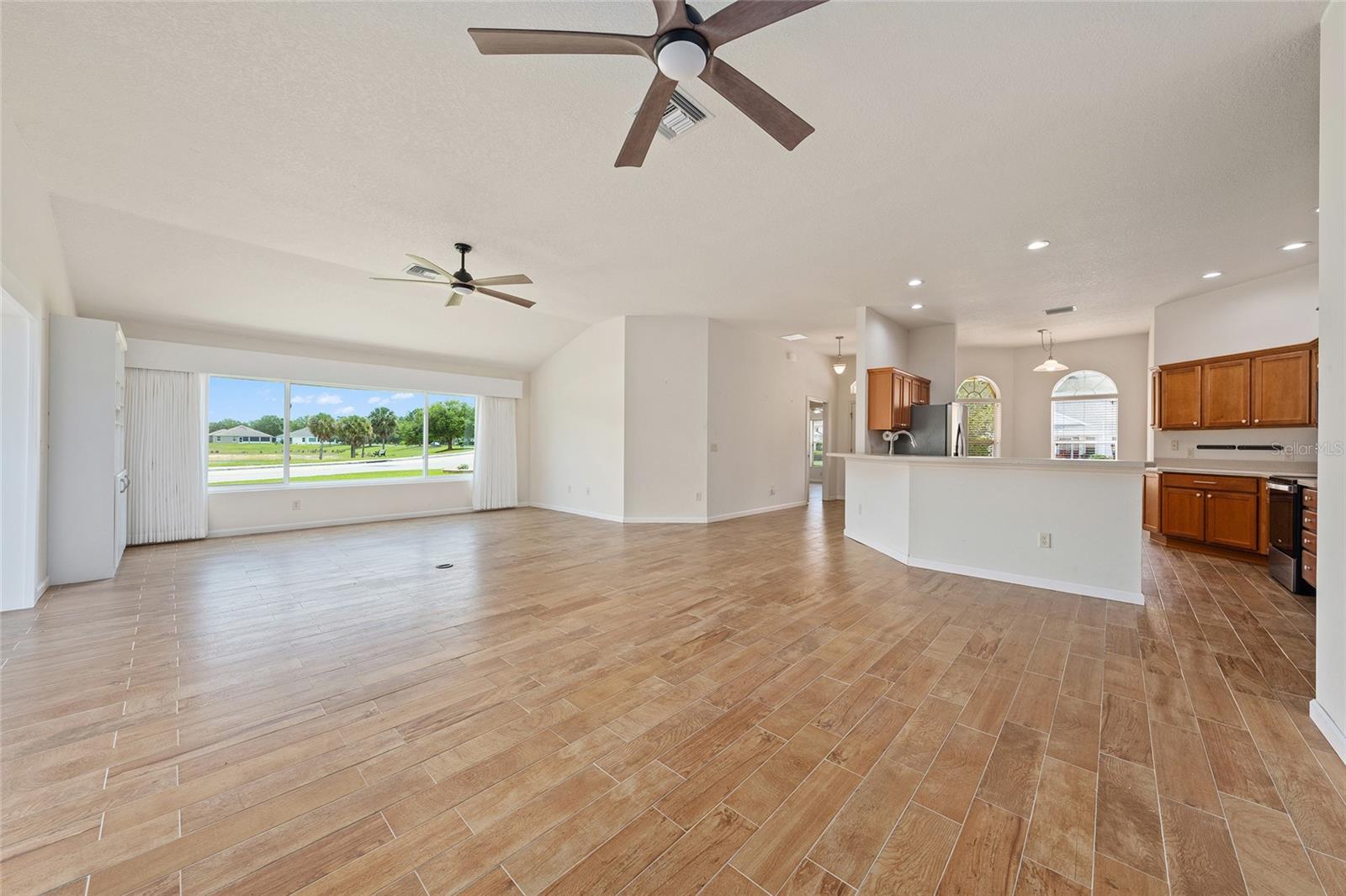 2409 MORVEN PARK WAY, THE VILLAGES, FL, 32162