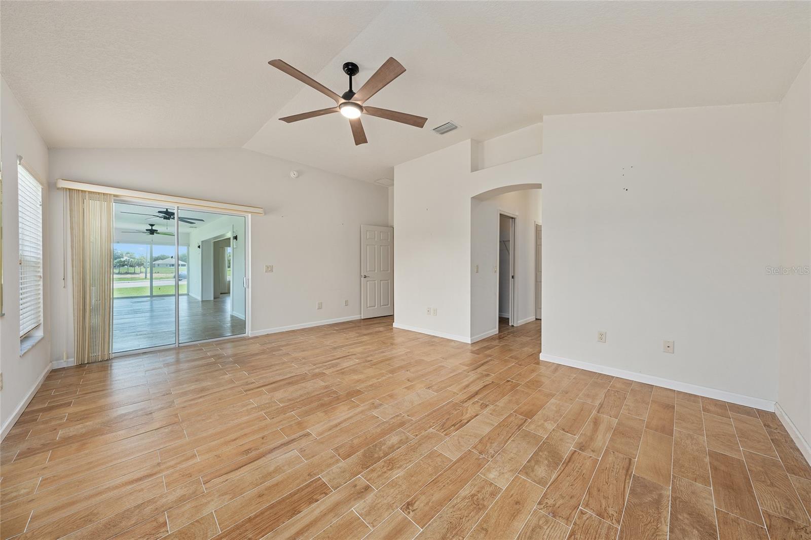 2409 MORVEN PARK WAY, THE VILLAGES, FL, 32162