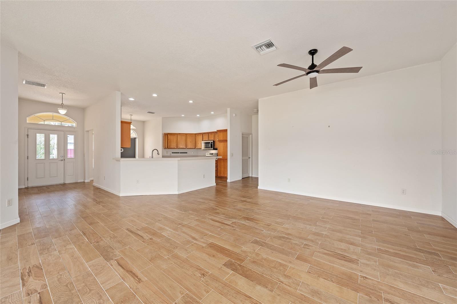 2409 MORVEN PARK WAY, THE VILLAGES, FL, 32162