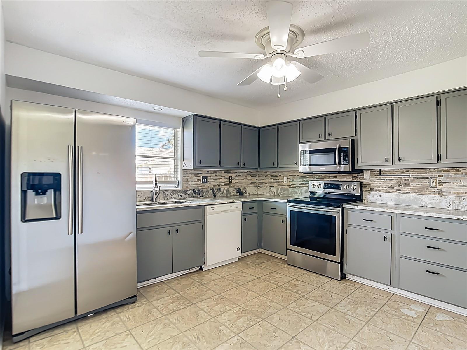 610 CHAMBER ST NW, PORT CHARLOTTE, FL, 33948