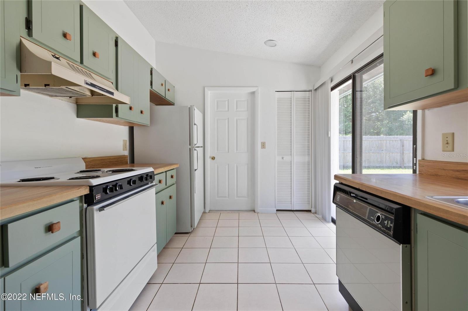 94 BELVEDERE LN, PALM COAST, FL, 32137