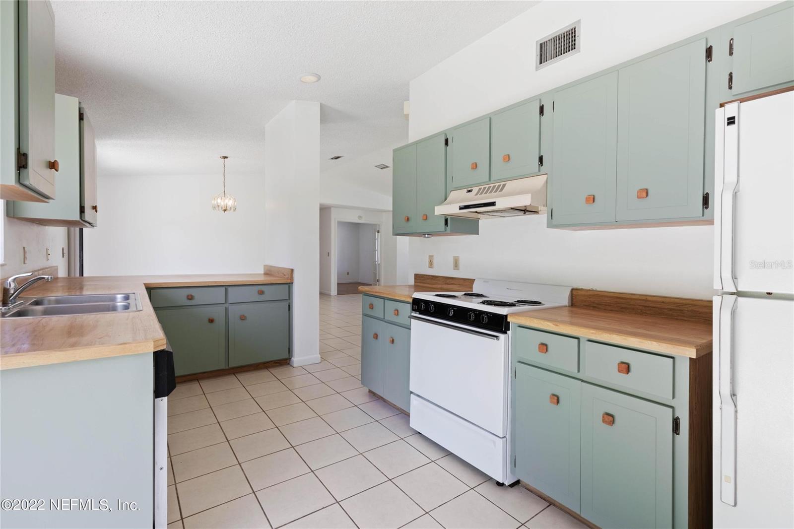 94 BELVEDERE LN, PALM COAST, FL, 32137