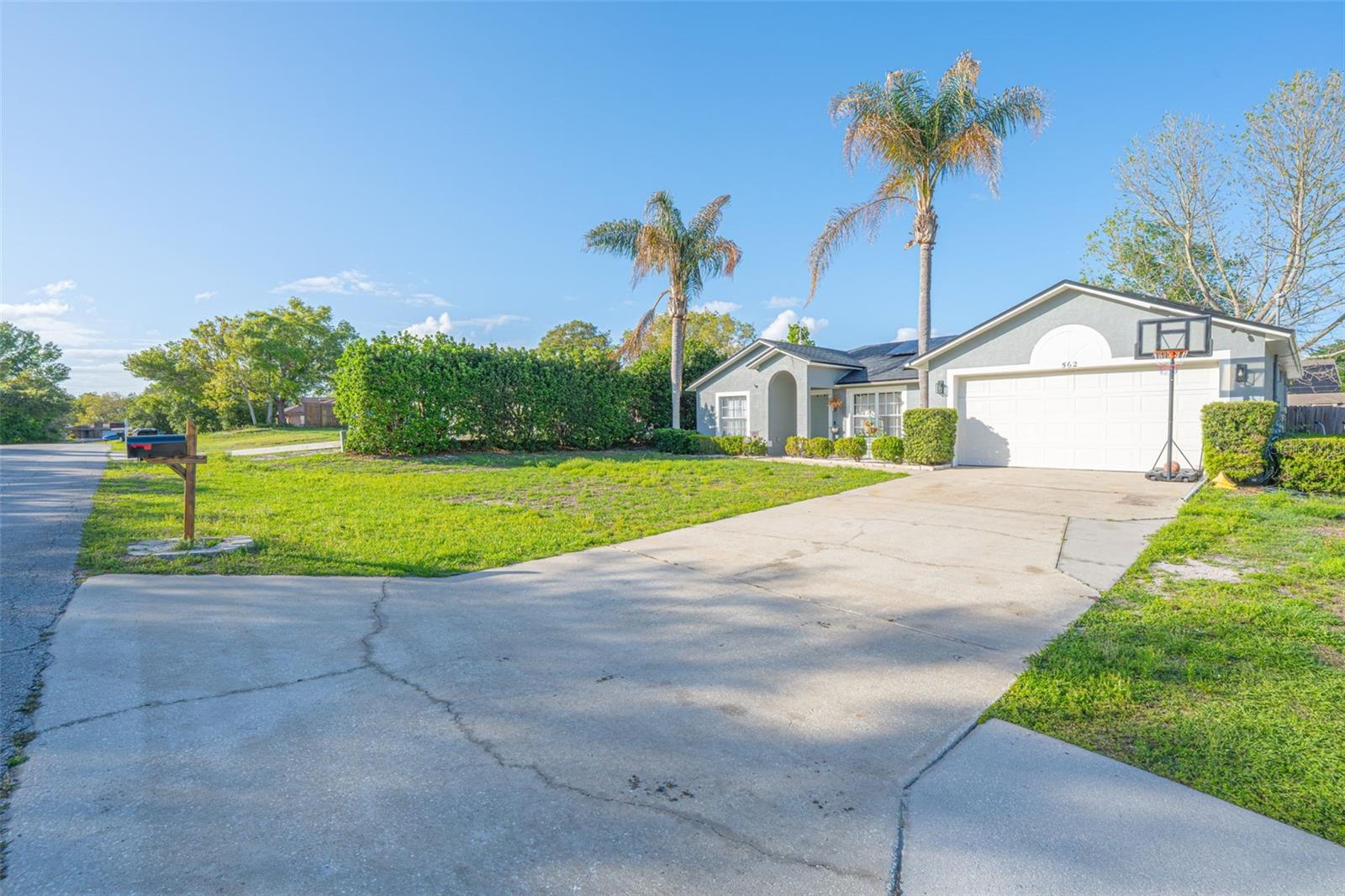 562 GERALDINE DR, DELTONA, FL, 32725