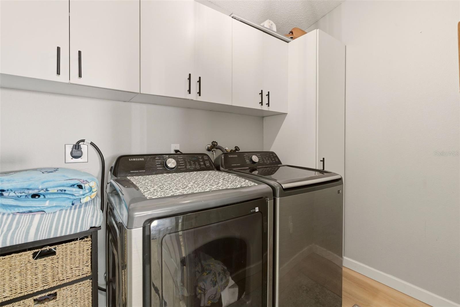 562 GERALDINE DR, DELTONA, FL, 32725