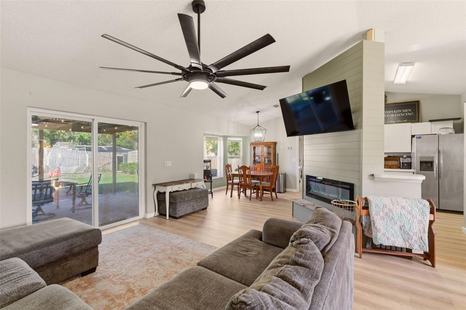 562 GERALDINE DR, DELTONA, FL, 32725