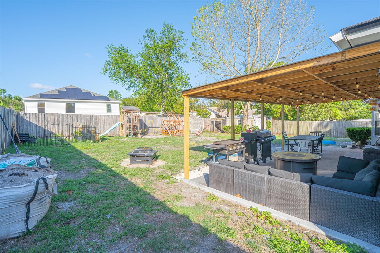 562 GERALDINE DR, DELTONA, FL, 32725