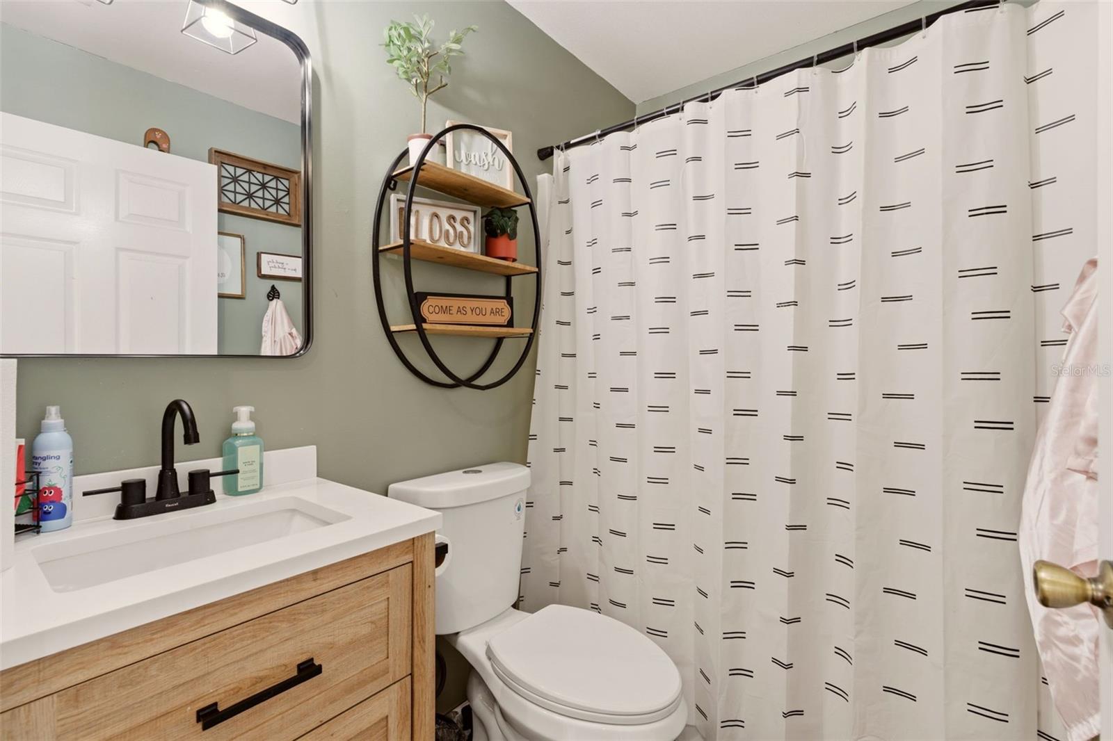 562 GERALDINE DR, DELTONA, FL, 32725