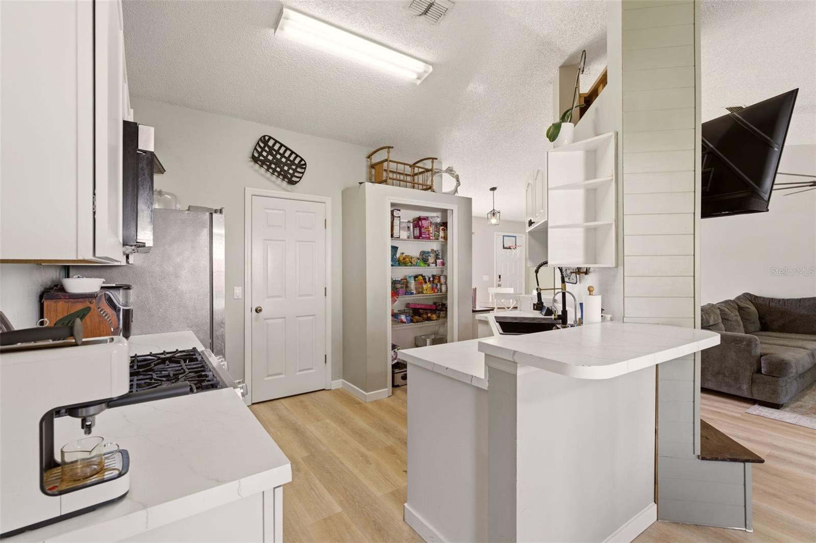 562 GERALDINE DR, DELTONA, FL, 32725