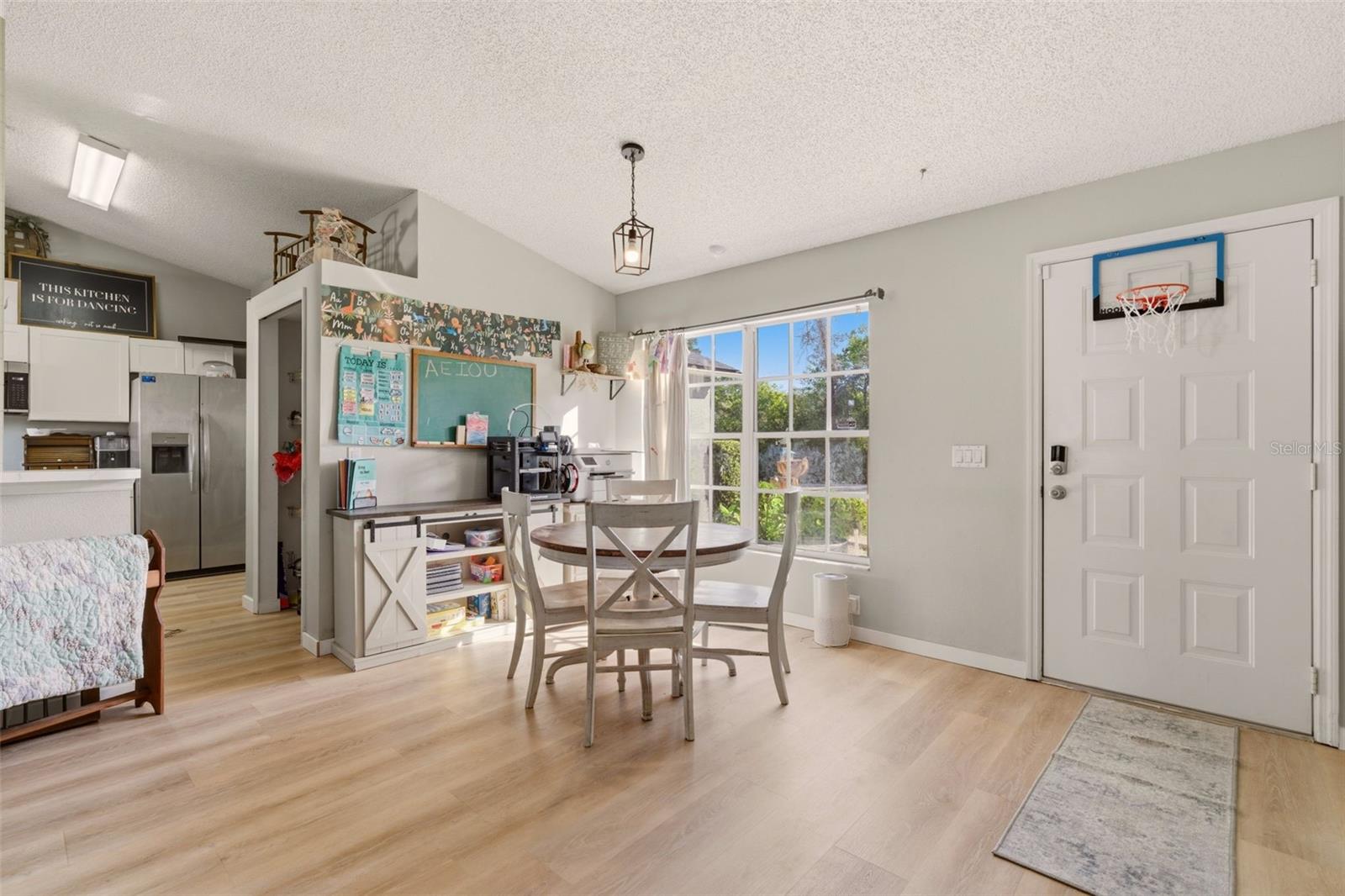 562 GERALDINE DR, DELTONA, FL, 32725