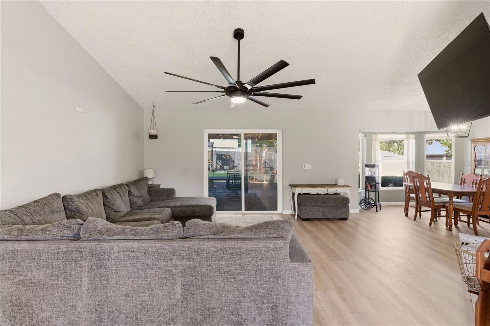 562 GERALDINE DR, DELTONA, FL, 32725