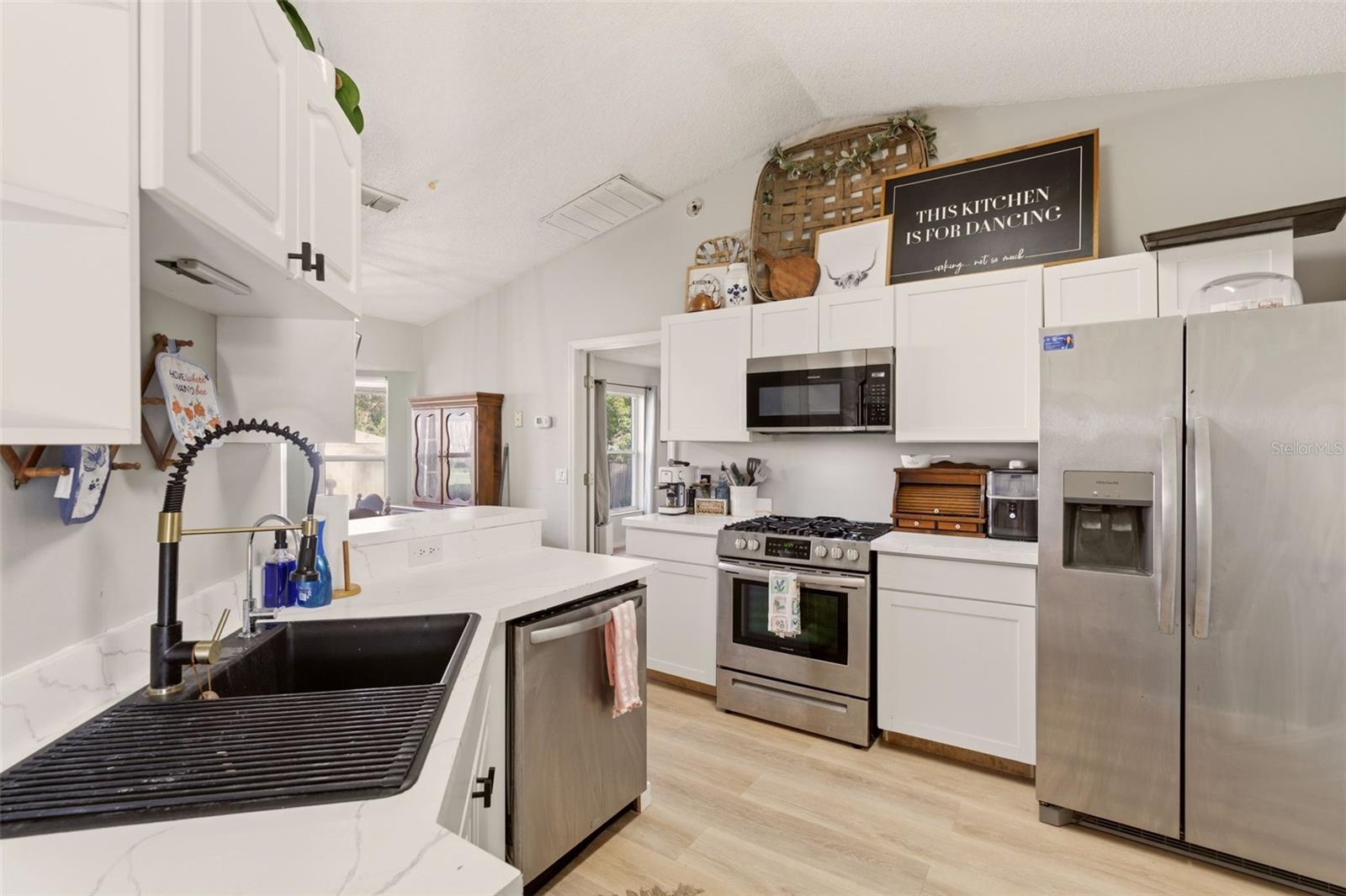 562 GERALDINE DR, DELTONA, FL, 32725