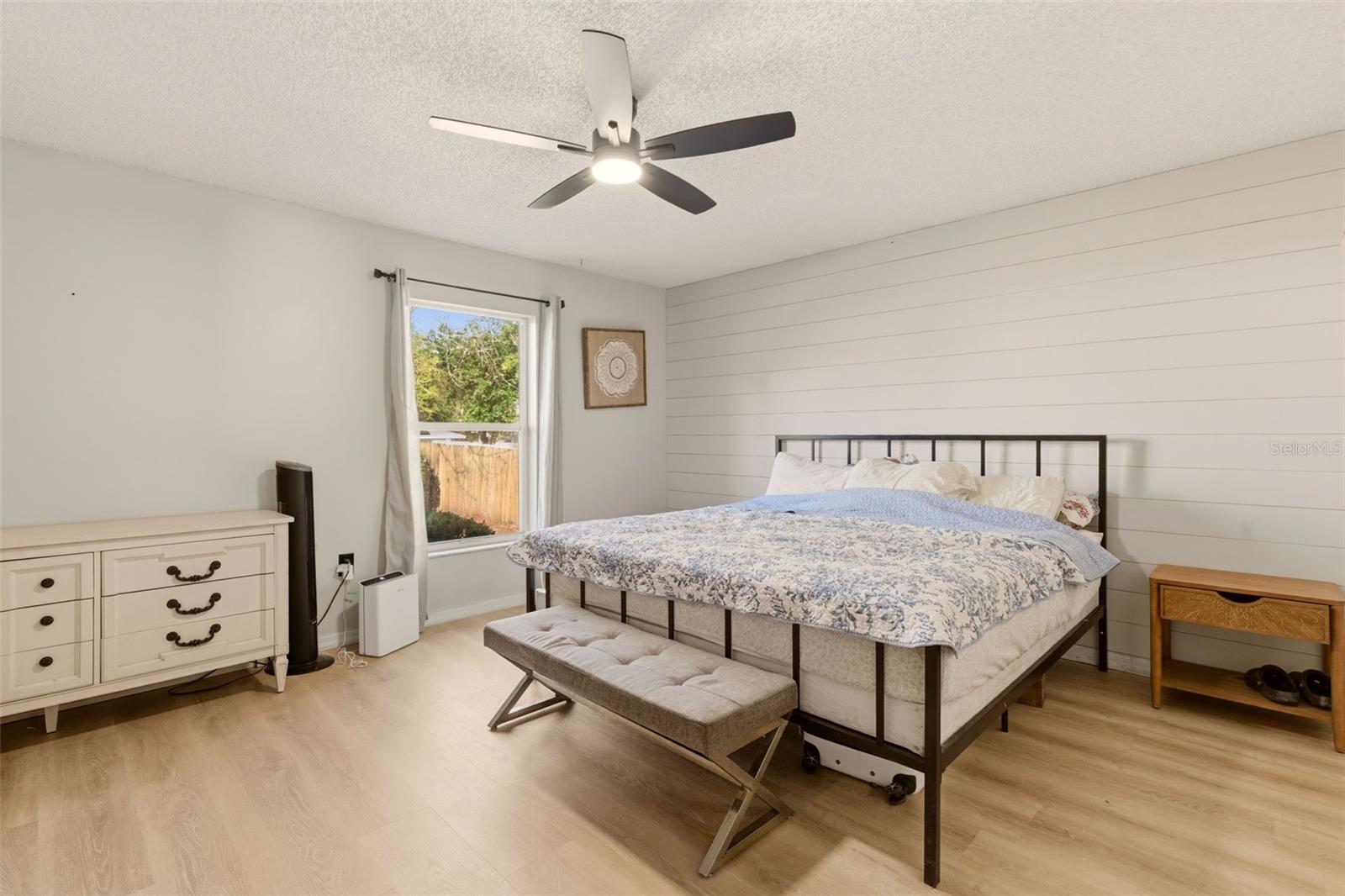 562 GERALDINE DR, DELTONA, FL, 32725