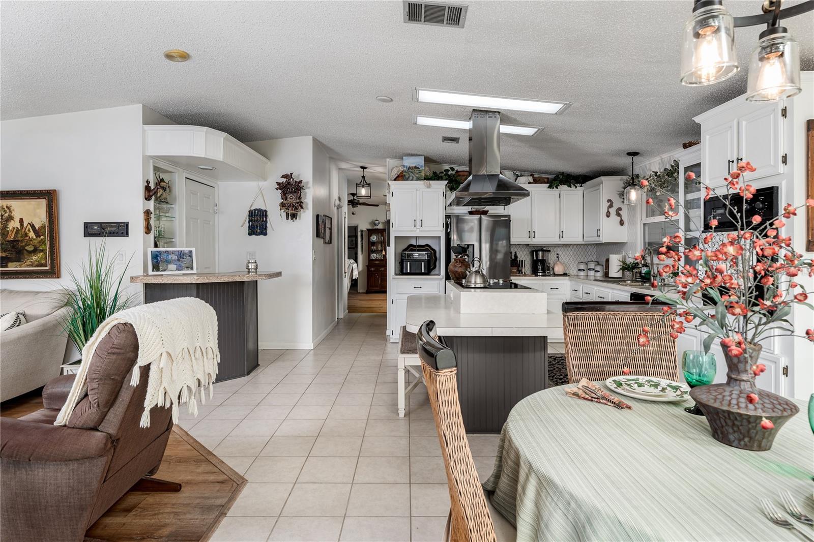 8520 COUNTESS AVENUE CIR, PALMETTO, FL, 34221