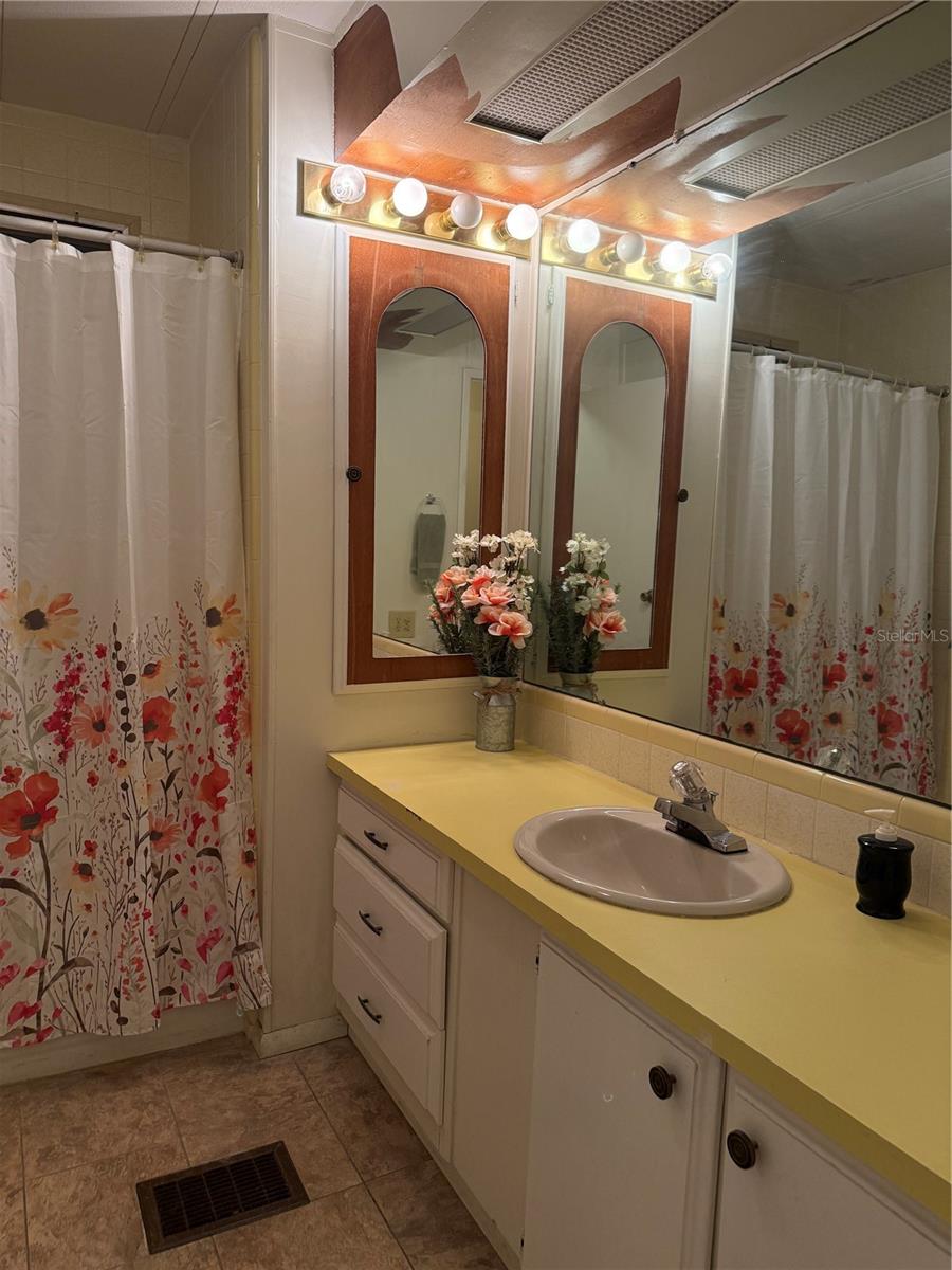 57 N BOBWHITE RD, WILDWOOD, FL, 34785