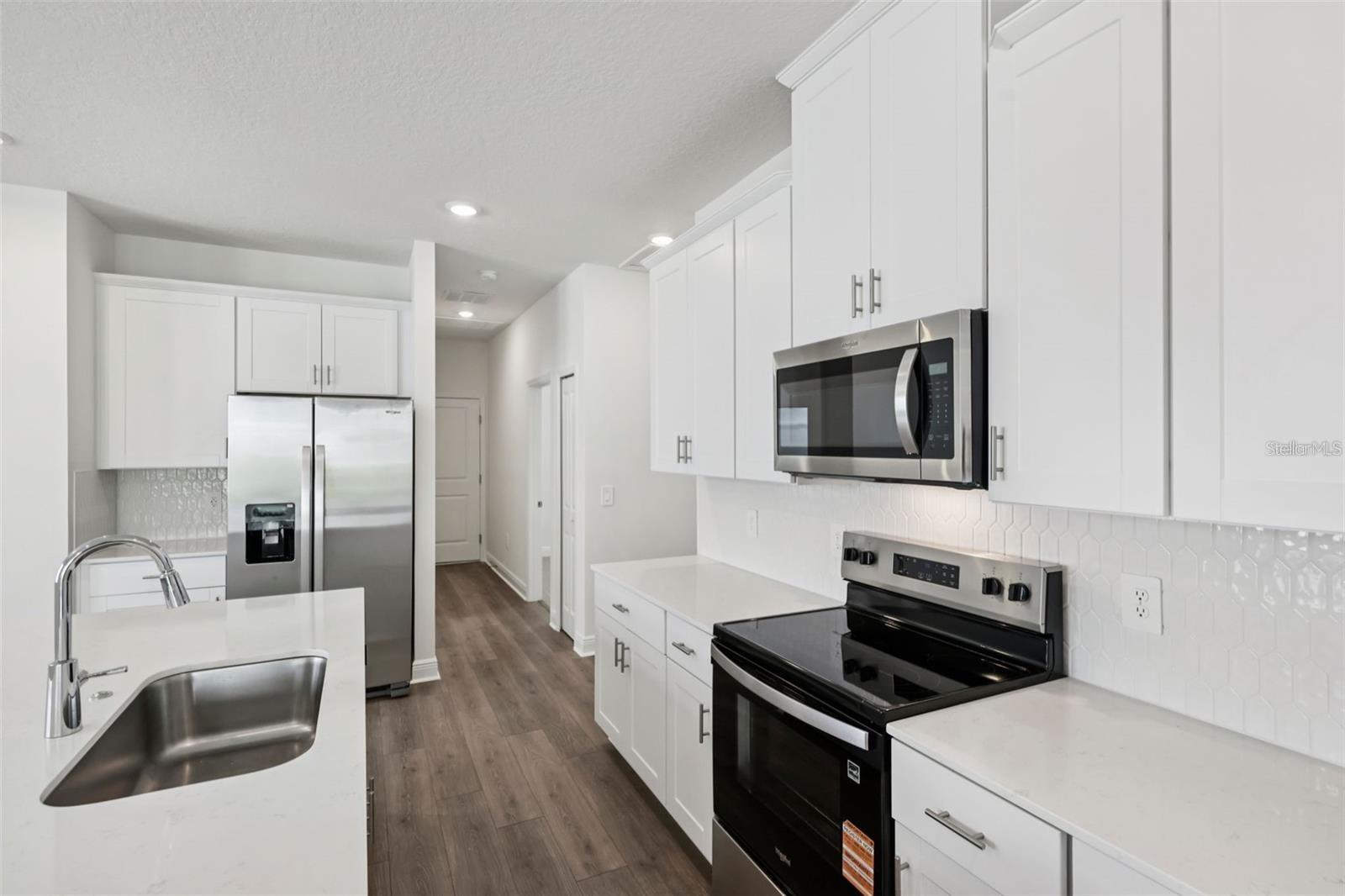 2300 HEN RD, MINNEOLA, FL, 34715