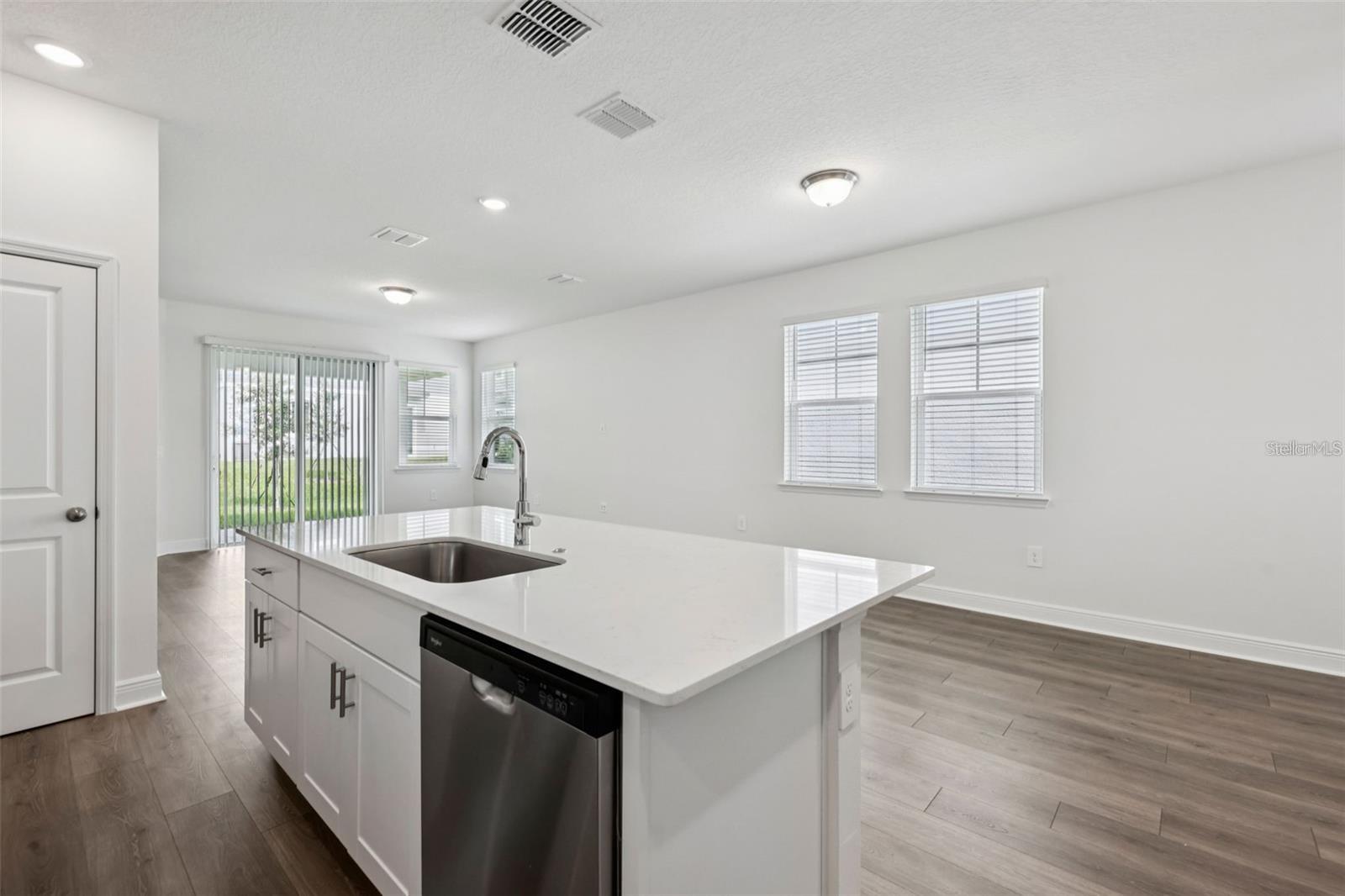 2300 HEN RD, MINNEOLA, FL, 34715