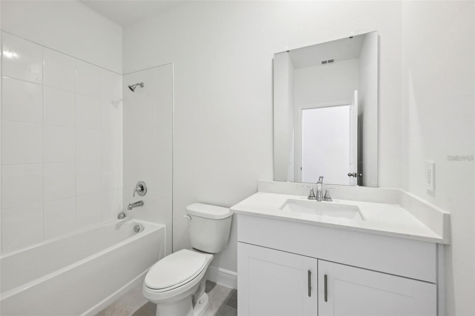 2300 HEN RD, MINNEOLA, FL, 34715