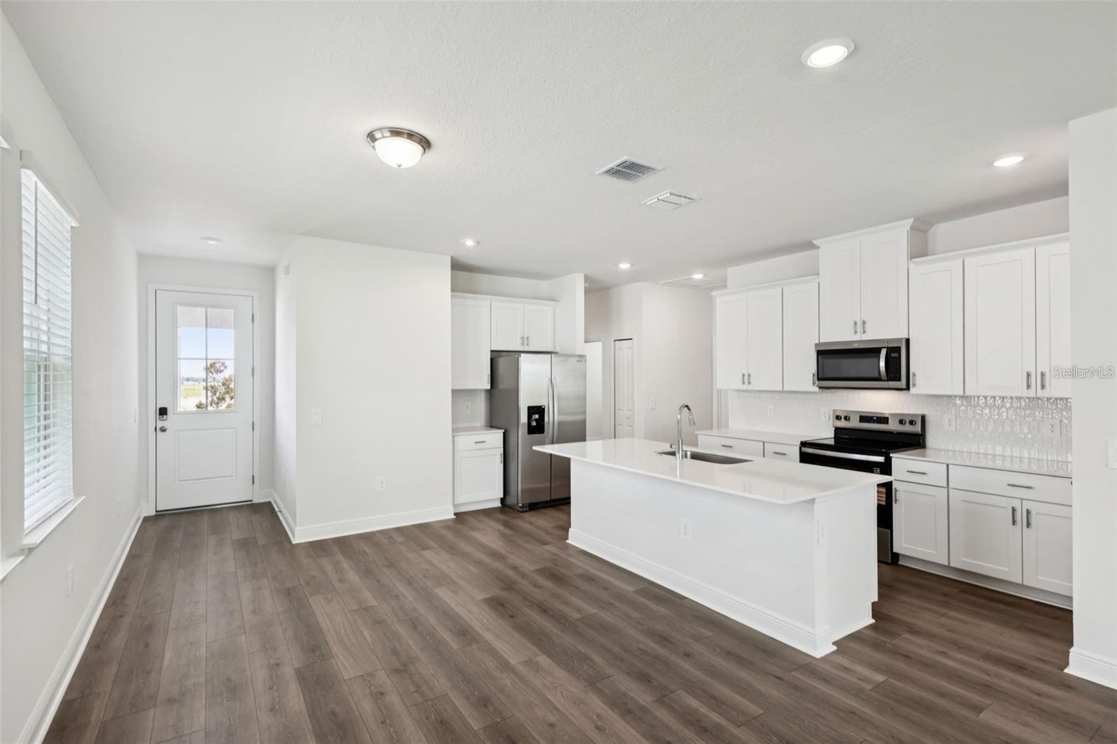 2300 HEN RD, MINNEOLA, FL, 34715