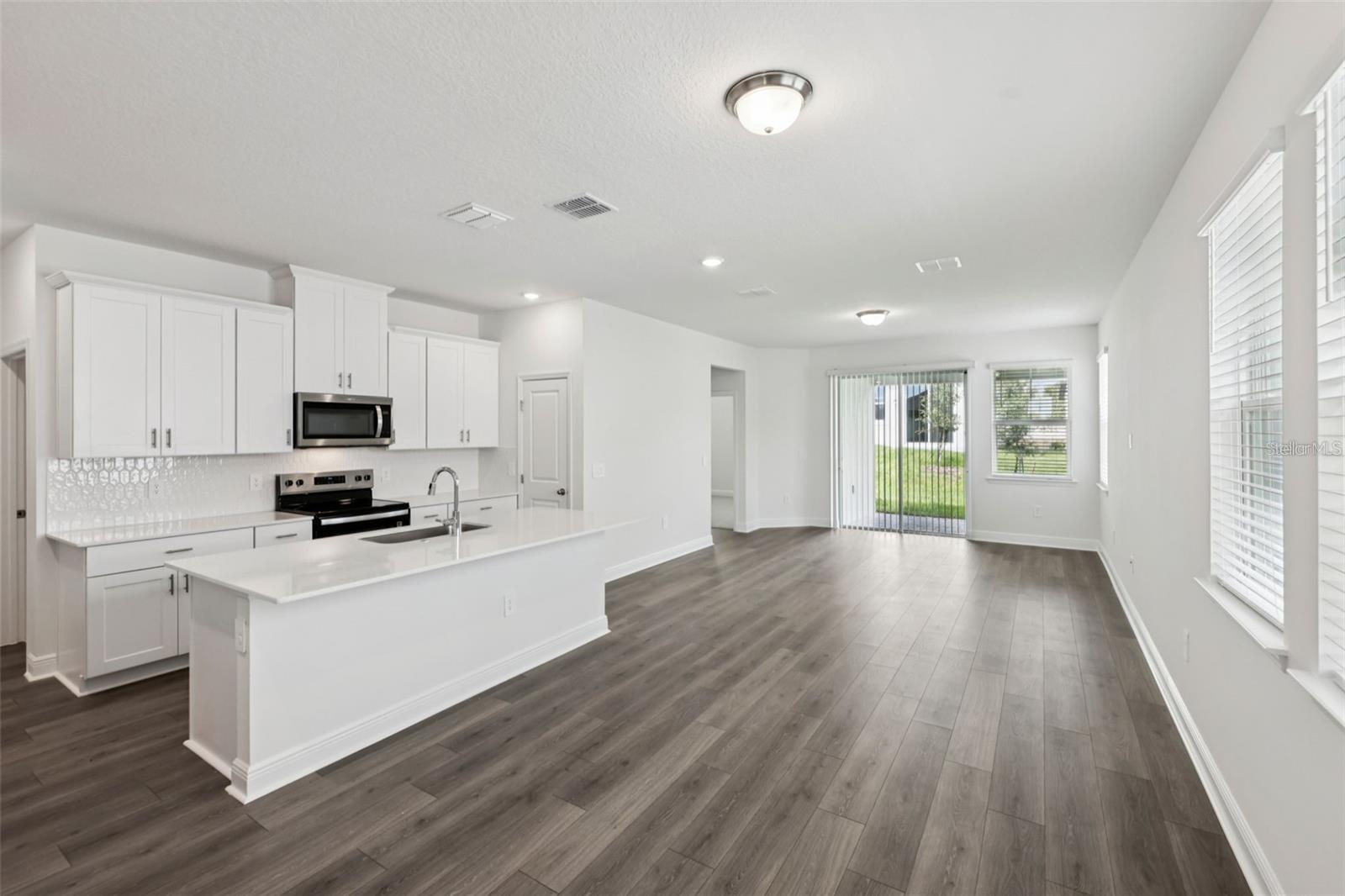 2300 HEN RD, MINNEOLA, FL, 34715